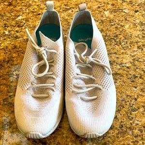 Native AP Mercury lightknit size 9